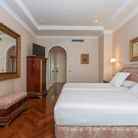 Alameda Palace מלון