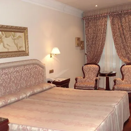 Hotel Alameda Palace 5*