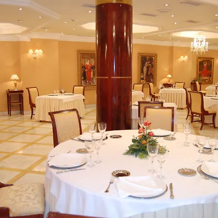 מלון Alameda Palace 5*