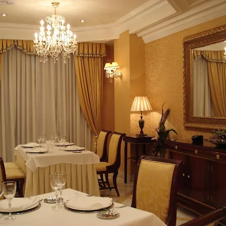 מלון Alameda Palace 5*