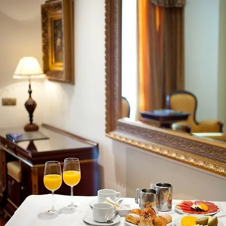 Hotel Alameda Palace