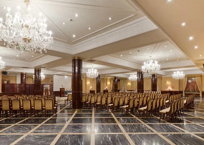 酒店 阿拉梅达宫酒店 5*