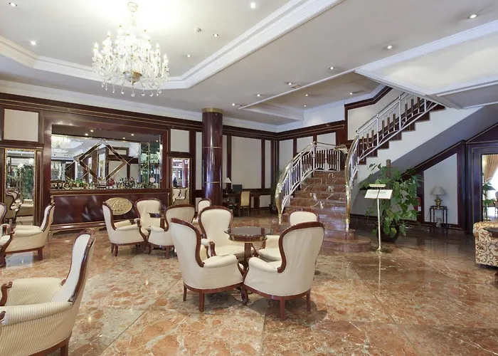 阿拉梅达宫酒店 5*