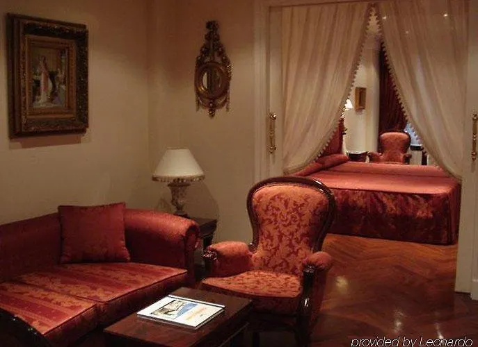 阿拉梅达宫酒店 酒店