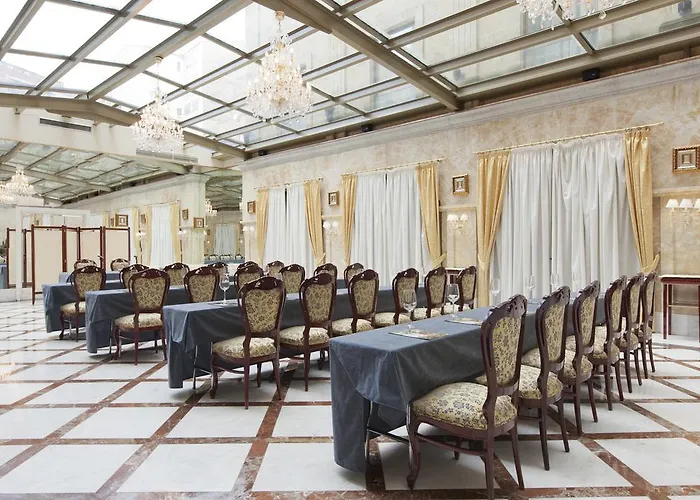 酒店 阿拉梅达宫酒店 5*